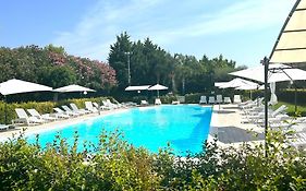 Hotel Park Village